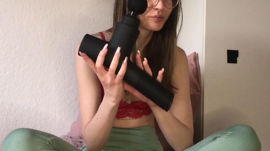 Emmi-Hill VIEL ZU KRASS!!! EXTREM HARTE MASSAGE!!! Mein ERSTES MASTURBATIONSVIDEO!